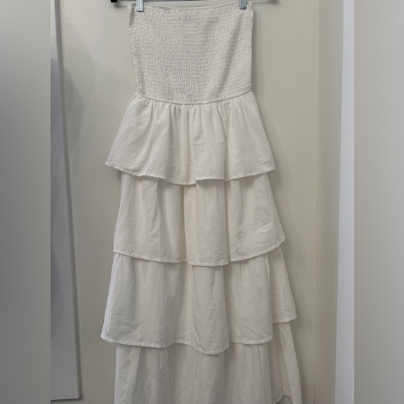 Beach Casual Boho Strapless White Tiered Dress Size Medium - Picture 4 of 12